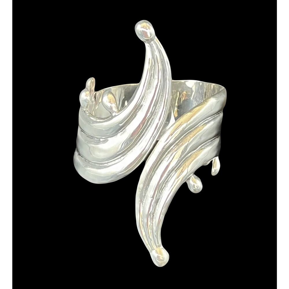 Alfredo Villasana Taxco Mexico Sterling Silver Hinged Swirl Cuff Bracelet